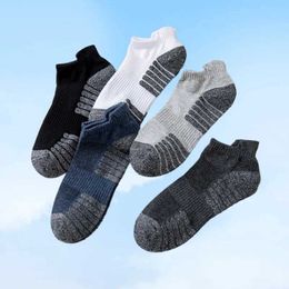 Herensokken 2024 Nieuwe 5 paren/lot sokken Ankle Athletic Running Socks Low Cut Sports Socks Ademende gedempte Tab Socks For Men Women Y240528