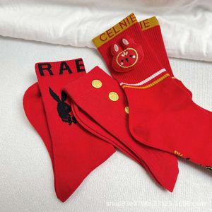 Herensokken 22FW Nieuwjaar Chinese stijl Big Red Socks Mens en Dames Mid Cap Pure Cotton Bunny Year Cartoon Doll Kalf Socks