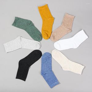 Chaussettes pour hommes 3 paires/lot coton décontracté Harajuku mâle solide Solor confortable amusant doux Simple mode moyen Tube chaussette courte