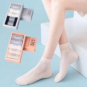 Chaussettes pour hommes 5 paires boîte cadeau mode femmes filles été calcetines style dentelle résille bateau cheville homme couleur cool nouveauté maille