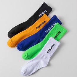 Heren sokken 5 paar lot unisex Men Boy Women Street Skateboard Trendy brief Gedrukte week Running Sport Baseball