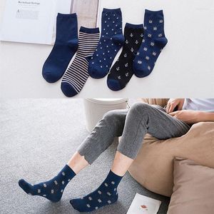 Calzini da uomo 5 paia Blu navy Stampa a righe Modello Cew Uomo Cotone Moda Ragazzo Hosier Primavera Novità Alta qualità Skateborad