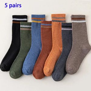 Chaussettes pour hommes 5 paires de sports d'automne et d'hiver avec des manches longues pour le confort de respiration de la sueur décontractée