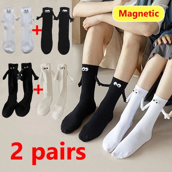 Chaussettes pour hommes Alobee Harajuku Couple chaussettes en coton 2 paires main d'aspiration magnétique en noir blanc unisexe tenant la main longue 231110