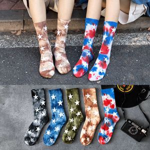 Calcetines de los hombres Parejas de otoño e invierno tie-dye terry estrella de cinco puntas personalidad de la calle calcetines baloncesto patineta calcetines de tubo de los hombres T221011