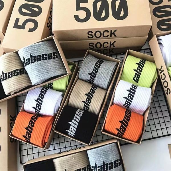 Chaussettes pour hommes Calabasas Skateboarding Fashion Lettre pour hommes Chaussettes imprimées Chaussettes de sport Chaussettes Hip Hop