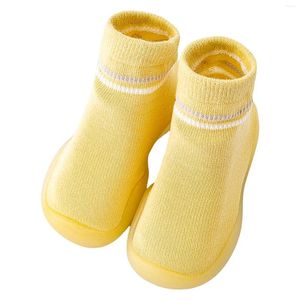 Chaussettes pour hommes et enfants, motif à la mode, Simple, couleur unie, antidérapantes, confortables et légères, pour la marche