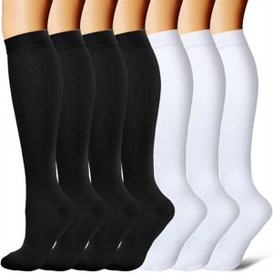 Chaussettes pour hommes Chaussettes de compression S'agenouiller haut 30 Mmgh Femmes Hommes Bas de compression Idéal pour l'œdème athlétique Chaussettes de vol diabétique Attelles de tibia Z0227