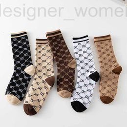 Chaussettes pour hommes Chaussettes de créateur femme homme marque chaussette lettre impression femmes calcetines 5pcs / boîte 010B