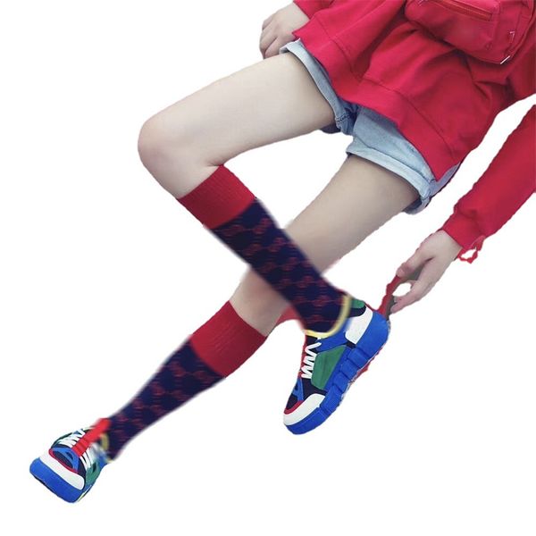 Chaussettes pour hommes Chaussettes de créateur Légères Luxe Classique Logo complet Chaussettes pour femmes Motif coloré Chaussettes de sport et décontractées brodées