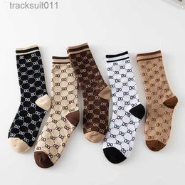 Chaussettes pour hommes chaussettes de créateur femme homme marque chaussette lettre impression femmes calcetines 5pcs / boîte L230919