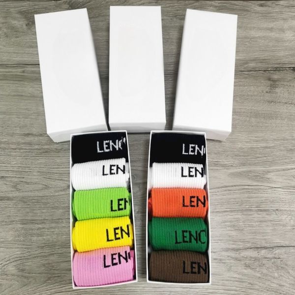 Chaussettes pour hommes Designer couleur unie lettre coton chaussettes hommes femmes Skateboard rue chaussettes décontractées hommes femmes sous-vêtements boîte-cadeau