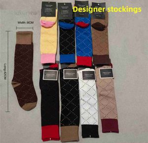 Chaussettes pour hommes Designer Gros Femmes Bas Pur coton 9 couleurs Sport Basketball Running Sockings Lettre G Imprimer AKHG