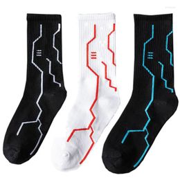 Chaussettes pour hommes mode INS coton noir blanc rayure équipage hommes sport haute planche à roulettes Blaze rue heureux Long Sox en vente Tube