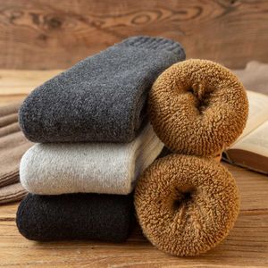 Chaussettes pour hommes Chaussettes en molleton Femme Hommes Épais Amusant Japonais Chaud Mignon Chaussettes En Laine Femme Doux Hiver Heureux Kawaii Moyen Tube Drôle Chaussettes En Éponge Z0227