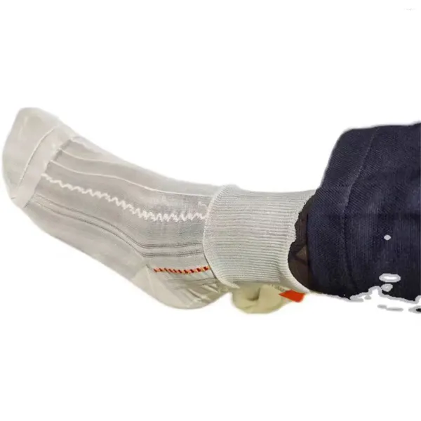 Chaussettes masculines de haute classe fétiche blanche vraiment sexy