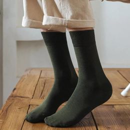 Calcetines de hombre Calcetines sólidos de alta calidad Algodón mercerizado elástico Traje formal de negocios Calcetín largo Suave Versátil Otoño/Invierno