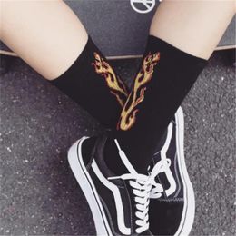 Chaussettes masculines Fashion Hip Hop Hit Hit Color on Fire Crew Red Flame Blaze Power Torch Warmth Street Skateboard Cotton Long