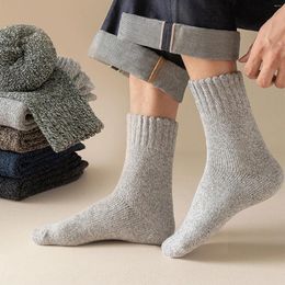 Calcetines para hombres Hombres de punto grueso Fleece Cómodo Coral Transpirable Cálido para el día de San Valentín y el trabajo diario D88