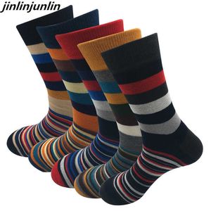 Chaussettes masculines NOUVELLES COUPS MOS MOST COULEUR COLOS STRIFICATIONS HOMMES MENSELS AUTOMNE ET HIVER COTTON COLK