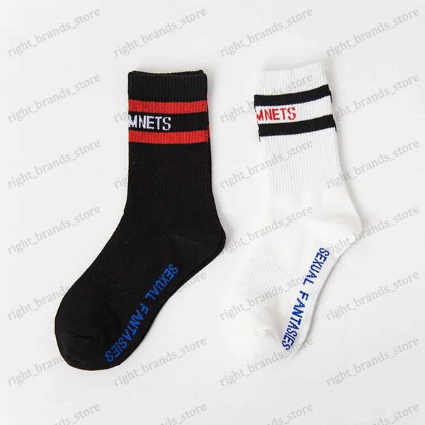 Chaussettes masculines Nouvelles chaussettes VT Cotton VT Lettres Deux barres Coton Treater Men Femmes Coupages Coupages Fashion Sports et loisirs Cotton Men Women Chaussettes T240122