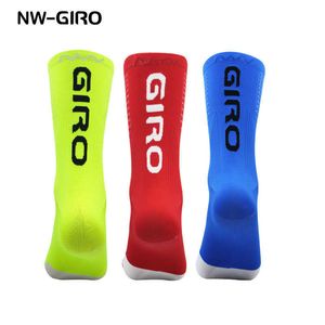 Chaussettes pour hommes NWGIRO 2022 nouvelles chaussettes de cyclisme vélo infirmière Compression vélo de route course vtt genou blanc sport drôle marque noir Z0227