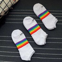 Herensokken Origineel ontwerp jongeren Hiphop Rainbow Gay LGBT Fashion Man Boy Cotton Dance Street High Sock Rainbow Stripe Girls Socks T221011