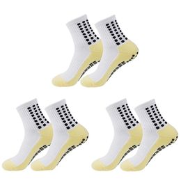 Chaussettes masculines paires de nouvelles chaussettes de football avec semelles en silicone antidérapantes accessoires de sport extérieur professionnels 231218 pour hommes 231218