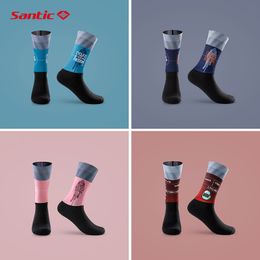 Chaussettes pour hommes Santic Professionnel Chaussettes De Cyclisme Femmes Haute Élastique Respirant Sport Courir Gym Football Chaussettes De Vélo Hommes 230731