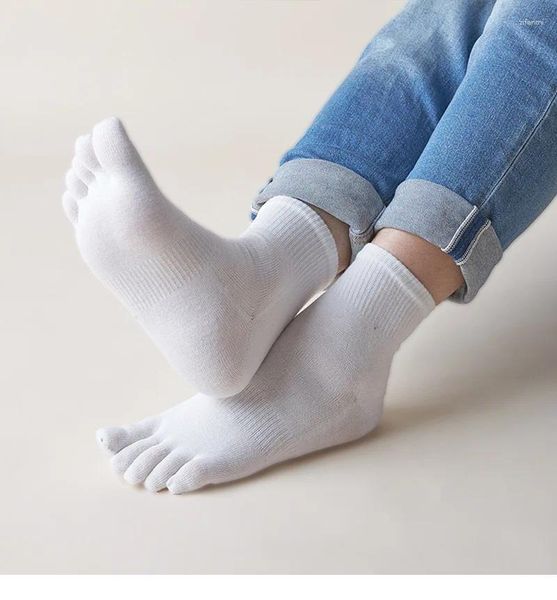 Calcetines para hombres Algodón sólido 5 dedos Hombres cortos Mujeres Harajuku Blanco Negro Negocio Casual Deporte con dedos de los pies Anti-fricción Cuatro temporada