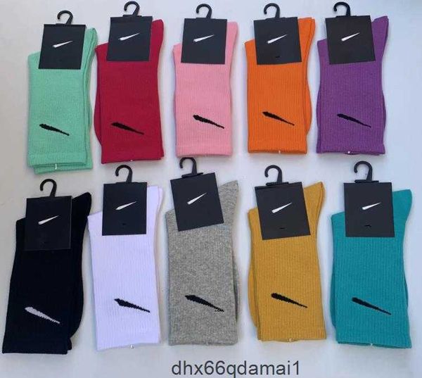 Calcetines para hombres Deportes Mujeres Hombres Divertido Lindo Escuela Niñas Algodón Bordado Colorido Mujer Sox Diseñador de marca Retro Blanco Corto 3DDC KRHF