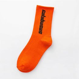 Chaussettes pour hommes stockant plusieurs couleurs mode femmes et hommes chaussette de jogging décontracté coton respirant sport gros rayures classiques