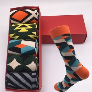Chaussettes pour hommes à la mode Street Skate Happy multicolore fabricant en gros pas de boîte-cadeau 220923