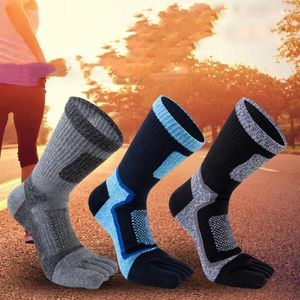 Chaussettes masculines hivernales chaudes respirantes épaisses à bout de tube rétro à bout de sport moyen de la bonneté