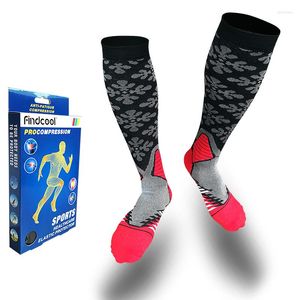 Chaussettes pour hommes Yisheng Soutien professionnel à la jambe respirante Compression sous le genou Fit Shin Splint Flight Travel Sport