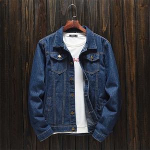 Modelos de otoño de primavera para hombres Chaqueta de mezclilla de gran tamaño Versión coreana de la tendencia delgada Moda simple Casual Top Jeans Coat 211214