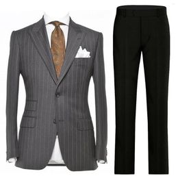 Costumes pour hommes 2 pièces Suit Slim Fit Stripe Veste avec un pantalon noir pour les affaires Business Party