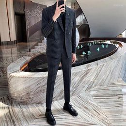 Herrenanzüge 2023 Ankunft Männer Zweireiher Gestreiftes Revers Zweiteiler Set Männlich Fashion Formal Casual Slim Fit Blazer Hosen H275