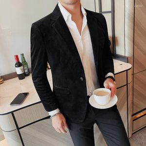 Trajes para hombres 2023 Otoño Invierno Chaqueta de traje de terciopelo de lujo Hombres Casual Negocios Formal Blazer Banquete de boda Vestido social Abrigo Ropa