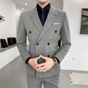 Costumes pour hommes 2023 Est Fashion Business Casual Double Breasted Slim Suit Hommes Stripe Groom Wedding Tuxedo Dress Party Male 3 PCS