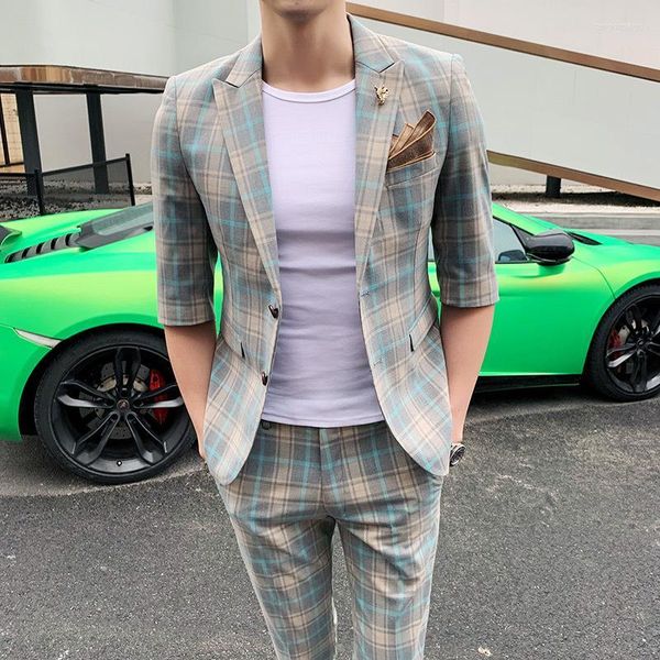 Trajes para hombres 2023 Conjunto de traje de verano para hombres Blazer de media manga a cuadros de colores mezclados con pantalones recortados Ropa delgada de negocios de moda