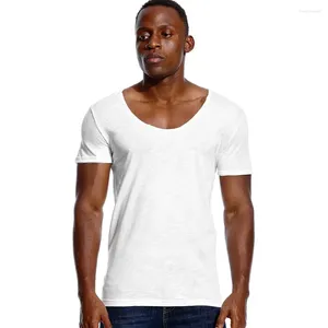 Herenpakken A2732 Diepe V-hals Slim Fit T-shirt met korte mouwen voor mannen Laag uitgesneden Stretch Vee Top Tees Mode Mannelijke T-shirt Onzichtbaar Casual