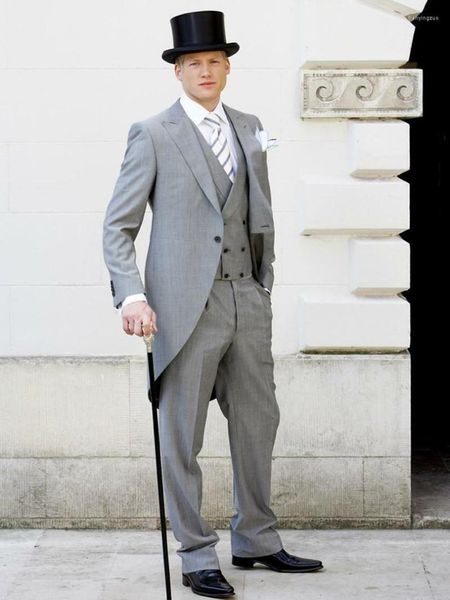 Costumes pour hommes Auriparus Flaviceps Slim Fit Tailcoat Gris Groom Tuxedos Hommes Mariage Formel 3 Pièces Prom Gery Man