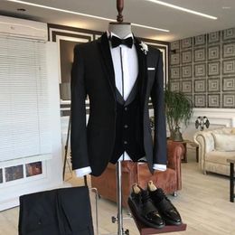 Costumes pour hommes Noir Hommes Tuxedo Groom Groomsman Costume d'affaires Robe de soirée de mariage Occasions spéciales Veste Pantalon Gilet 3 pièces Ensemble 04