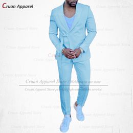 Trajes para hombres Blazers 20 colores Moda Azul cielo Conjunto de traje para hombre Slim Fit Boda Novio Padrino de boda Esmoquin Hecho a medida Cantante Fiesta Chaqueta dorada Pantalones 2 piezas 221128