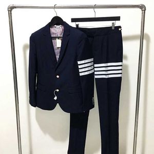 Herenpakken Blazers Classic Style TB Mens White Four Bar Red en Blue Striped Woven Belt Set Jacket+Pants Business Casual Tweed-Piece Trend Q240507