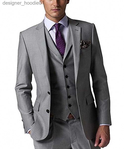 Trajes para hombres Blazers Esmoquin de novio hecho a medida Padrinos de boda gris claro Ventilación lateral por encargo Mejor traje de hombre Boda / Trajes de hombre Novio (chaqueta + pantalones + corbata + chaleco) G379 L230914