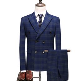 Herenpakken Blazers Fashion Men Double Breasted Plaid Pak Coat broek 2 PCS Set / mannelijk Slim Fit Business Wedding Blazers Jacket broek 231205