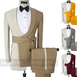 Trajes para hombres Blazers Formal Beige Camel Patchwork Cinturón Traje 2 piezas Blazer Chaqueta a medida Boda para novio elegante Pantalones de esmoquin 221122