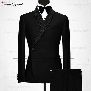 Trajes para hombres Blazers Blazadores de boda negras formales Juego de traje delgado Fit Sroomsmen Groom Buxedo Diseños blancos de la solapa de chal brillante Pantalones Blazer 2pcs 230614 AA0D